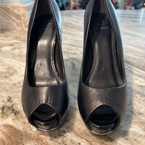 Guess Elegant Black Peep-Toe Heels